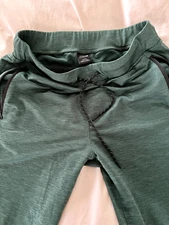 AE Training Jogger Color: Active Green Size: M
