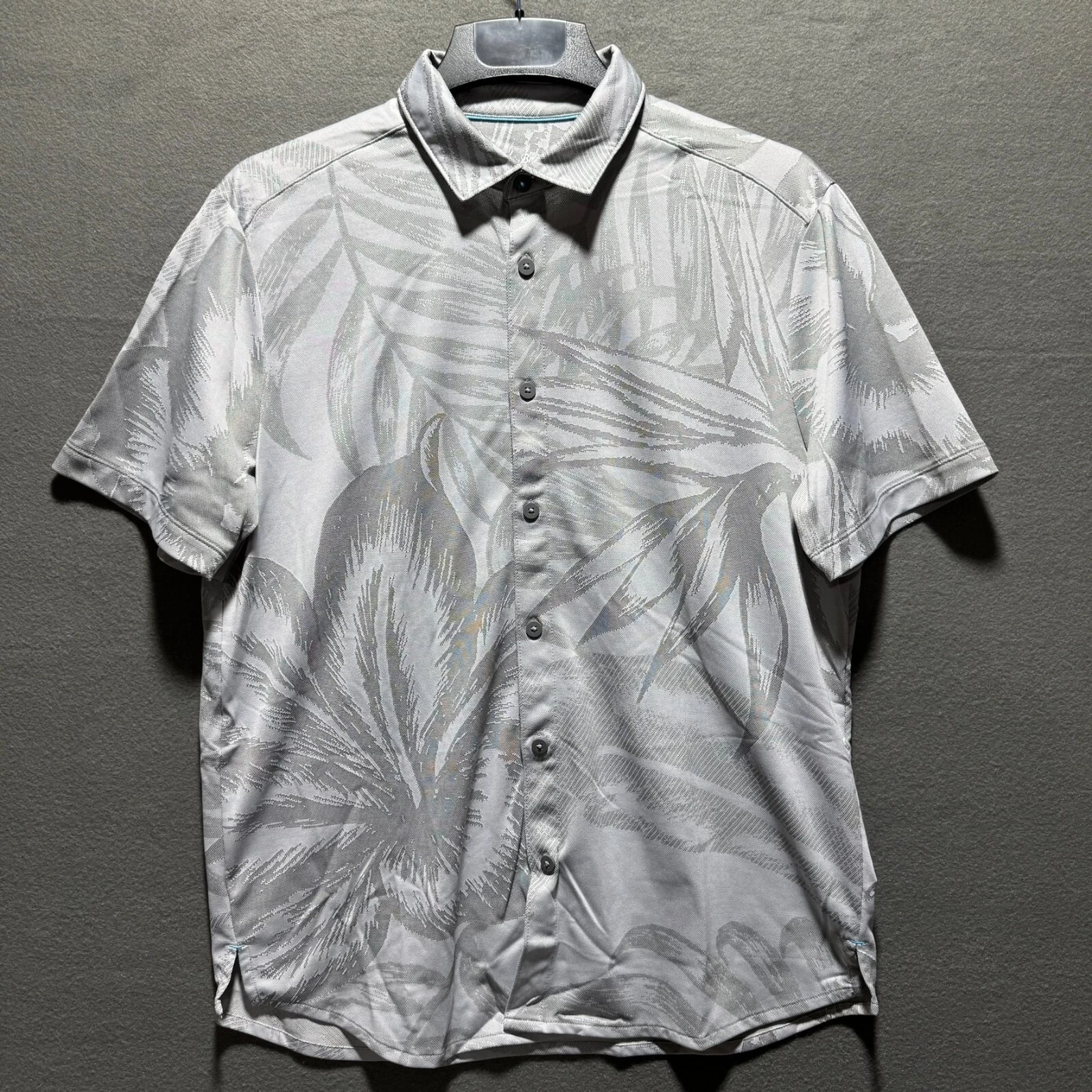 Tommy Bahama Hawaiian Shirt Island Zone Button Short Sleeve Grey Floral Size M