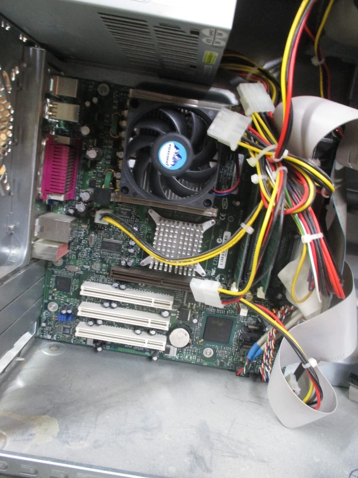 gateway pentium 4 2.6ghz 512mb ram no hard drive, - Image 4 of 4