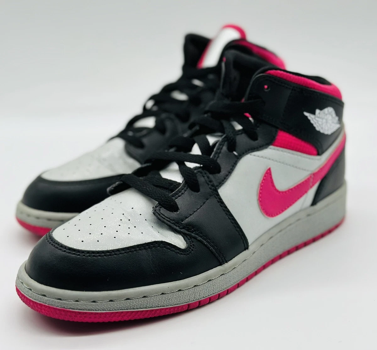 Jordan 1 hotsell vivid pink