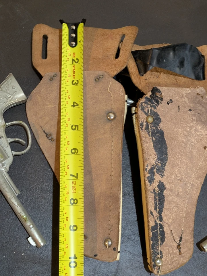 Pistolas de colección Esquire de juguete de la Edad de Oro posterior a la Segunda Guerra Mundial Pony Boy Cap con fundas Foto 4 de 4