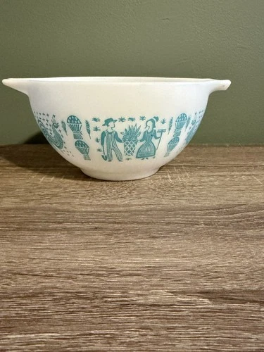 Vintage Pyrex Amish Butterprint 441 Cinderella Mixing Bowl 1-1/2 Pint Turquoise