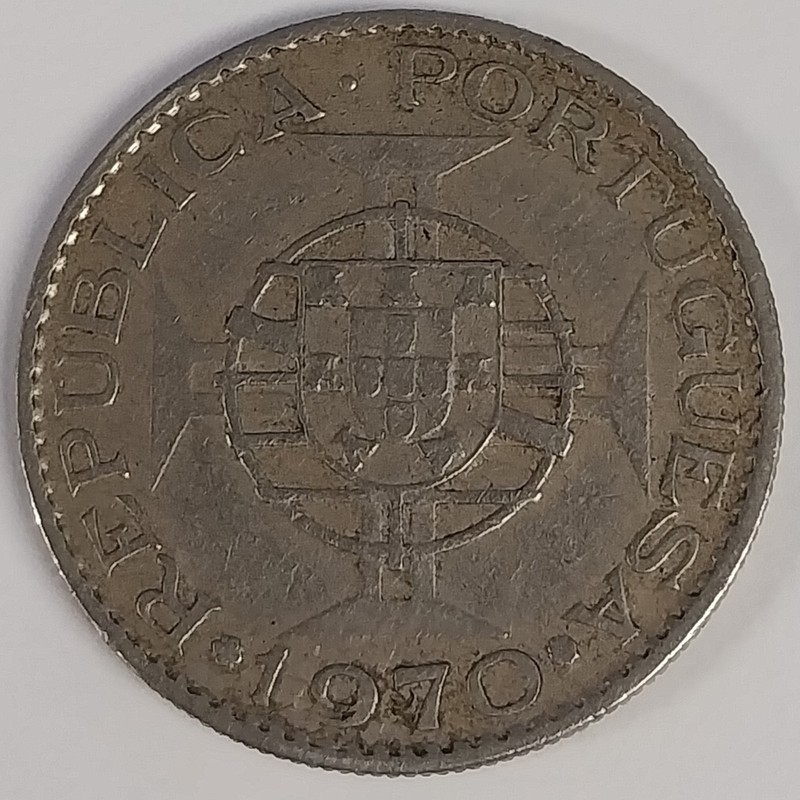 MOZAMBIQUE PORTUGUESE COLONIAL 1970 10 ESCUDOS, Coat of Arms km# 79b