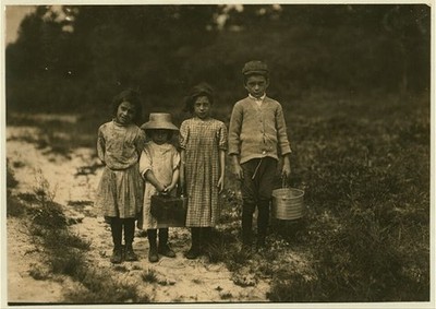 Parker Mills Massachusetts 1911 Child Pickers Anne Benotte Vincent Inez