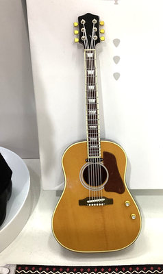 MOLECULE8 JOHN LENNON 1:6 IMAGINE FIGURE W/ GUITAR BEATLES