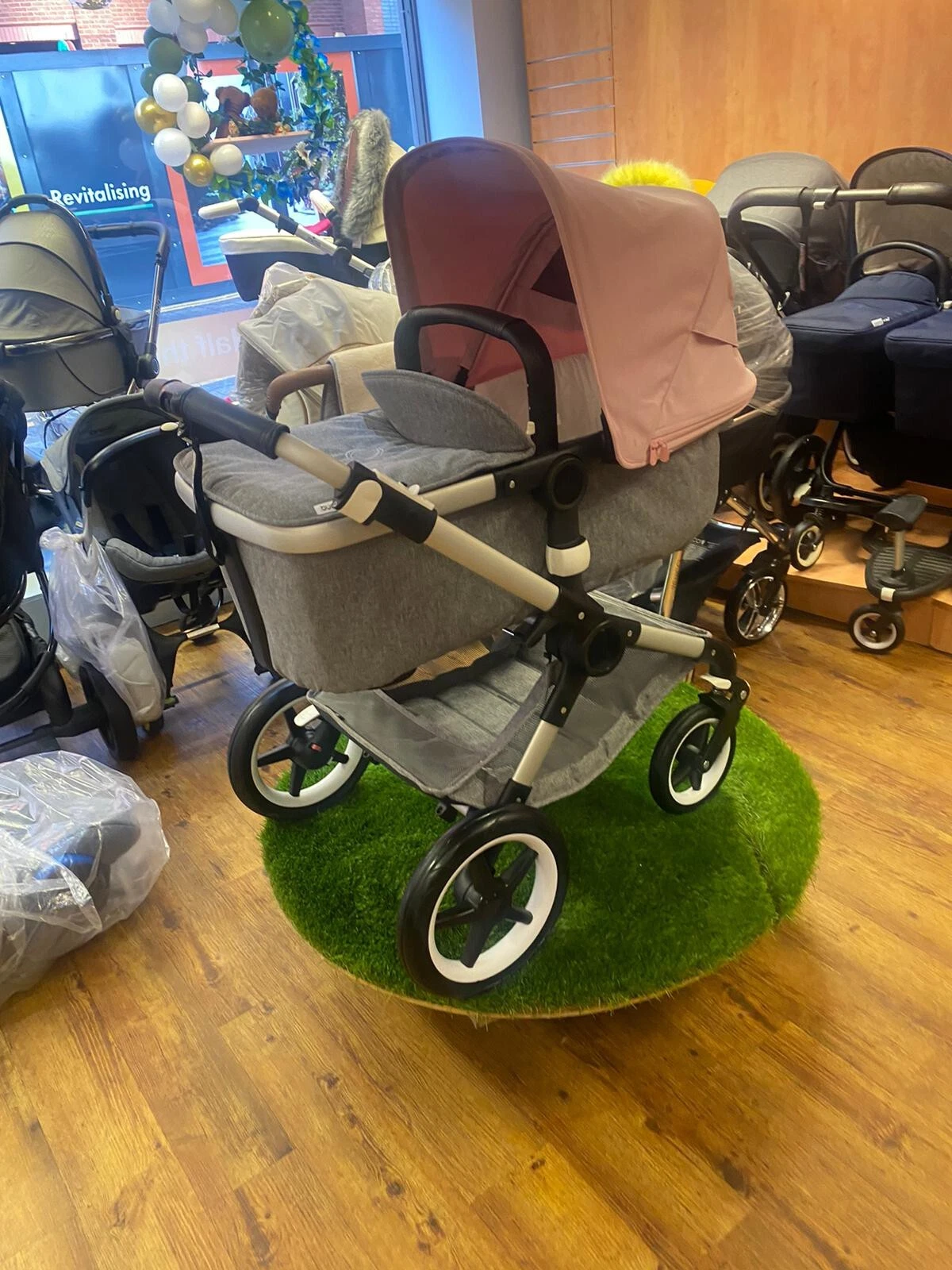 Bugaboo Fox grey melange with soft pink hood