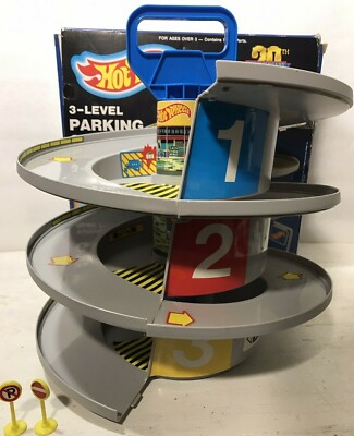 Rare 1987 ARCO Hot Wheels 3 Level Parking Garage Play Set -Not complete READ