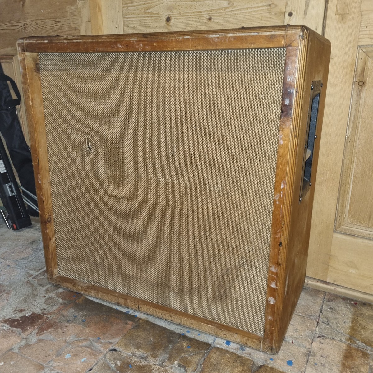 MARSHALL 1969 4x12 cabinet (Model 1960b) Basketweave 