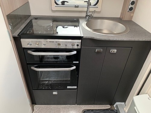 BRAND NEW! 2025 Sprite Exclusive Compact - Lightweight 2 berth - was £24,105 - Picture 7 of 13