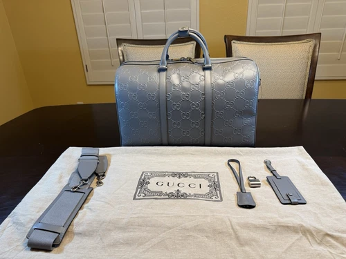 Sac de voyage neuf authentique Gucci GG Supreme logo en relief gris
