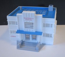 Plasticville O-Scale - Hospital Kit - Mostly Complete - No Box - Has Issues