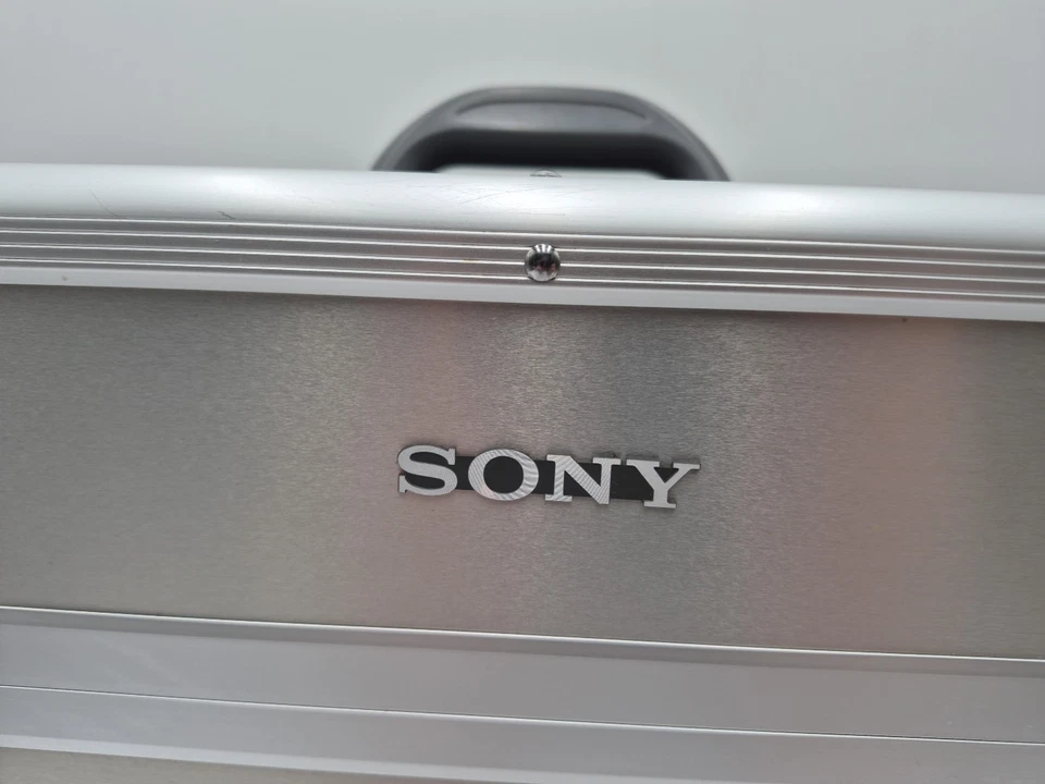 Estuche rígido profesional grande de metal para videocámara Sony SOLAMENTE Foto 2 de 4