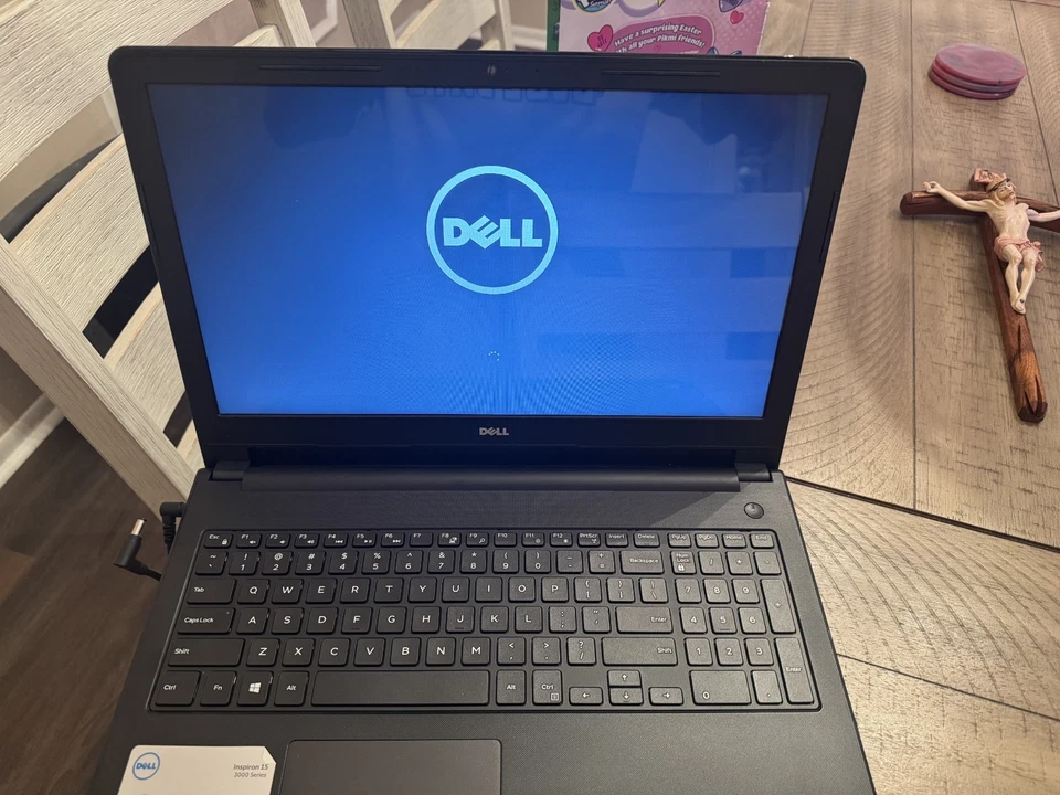 Dell Inspiron 15 3000 15,6 pulgadas, 1 TB, Intel Core i3 5.ª generación, 2,1 GHz, 4 GB **LEER** Foto 3 de 4