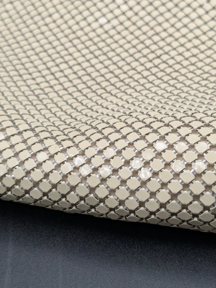 Bolso de Noche de Colección Whiting & Davis Malla Bandolera Correa de Cuero Crema y Tostado 2 Foto 3 de 4