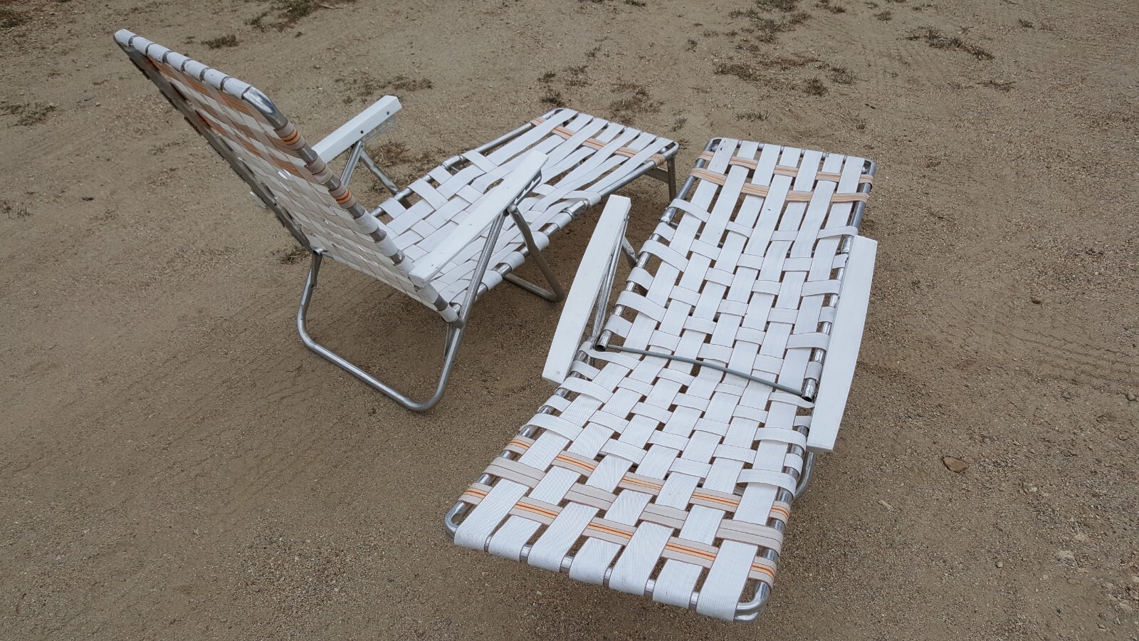 Vintage 1980’s Folding Aluminum bed Chaise Lounge Lawn Chairs Match