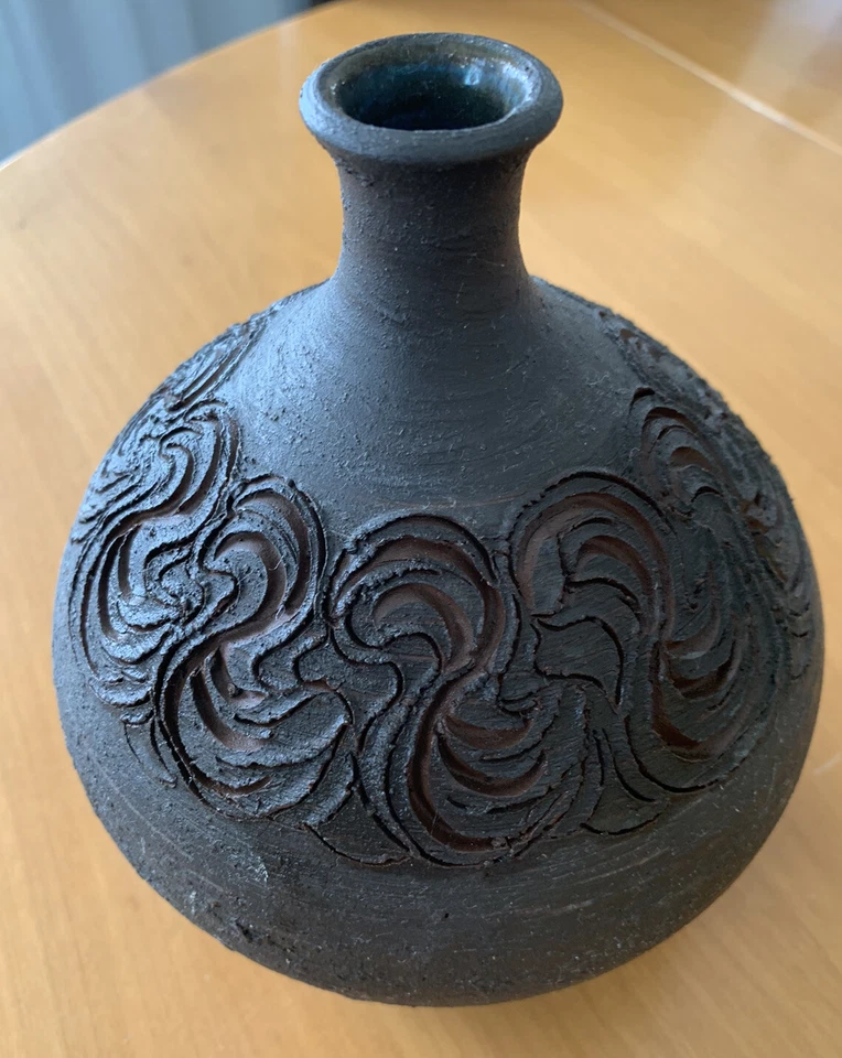 Sehr Schöne Alte Verzierte Tonvase Handarbeit getöpfert braun Höhe 11 cm vintage - Bild 4 von 4