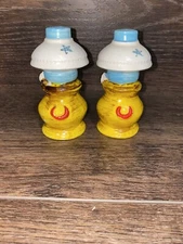 Vintage Artmark Ceramic Yellow Lanterns Salt & Pepper Shakers Japan Horseshoe