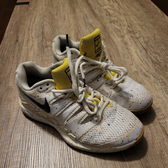 nike white speckled shoes