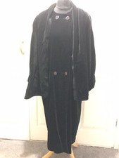 Stunning Vintage Louis Feraud Velvet Evening Coat. Size 12.