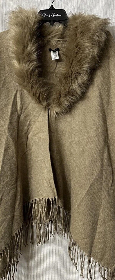 Chal beige con cuello de piel sintética Talbots para mujer talla M/L usado en excelente estado Foto 3 de 4