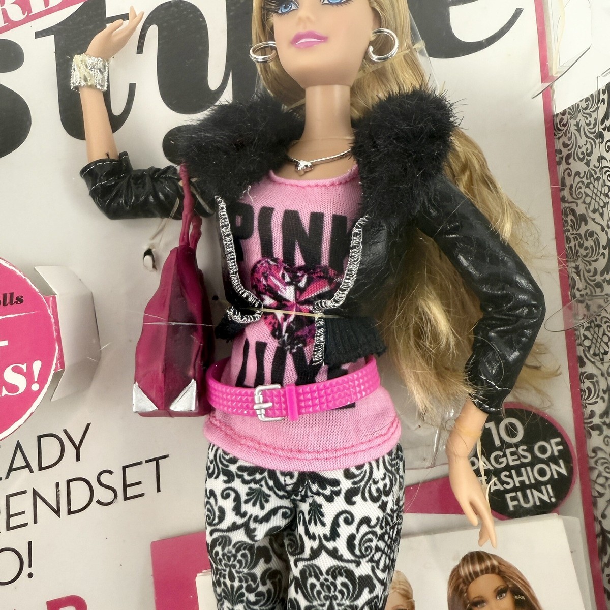 Barbie 2013 – Poupée Blonde + Scooter Rose Glam – Mattel BLW81 – Neuf Scellé