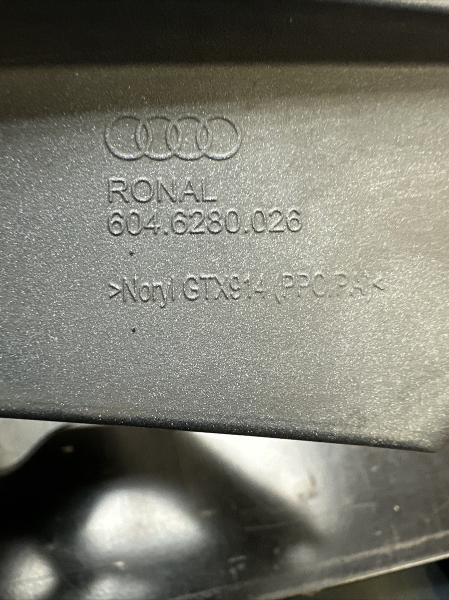 Audi Q3 OEM Insert With Screws 6046280026 For Wheel Rim