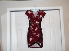 Junior Dress Size M Almost Famous Burgundy with Flowers Pre-Owned Excellent 