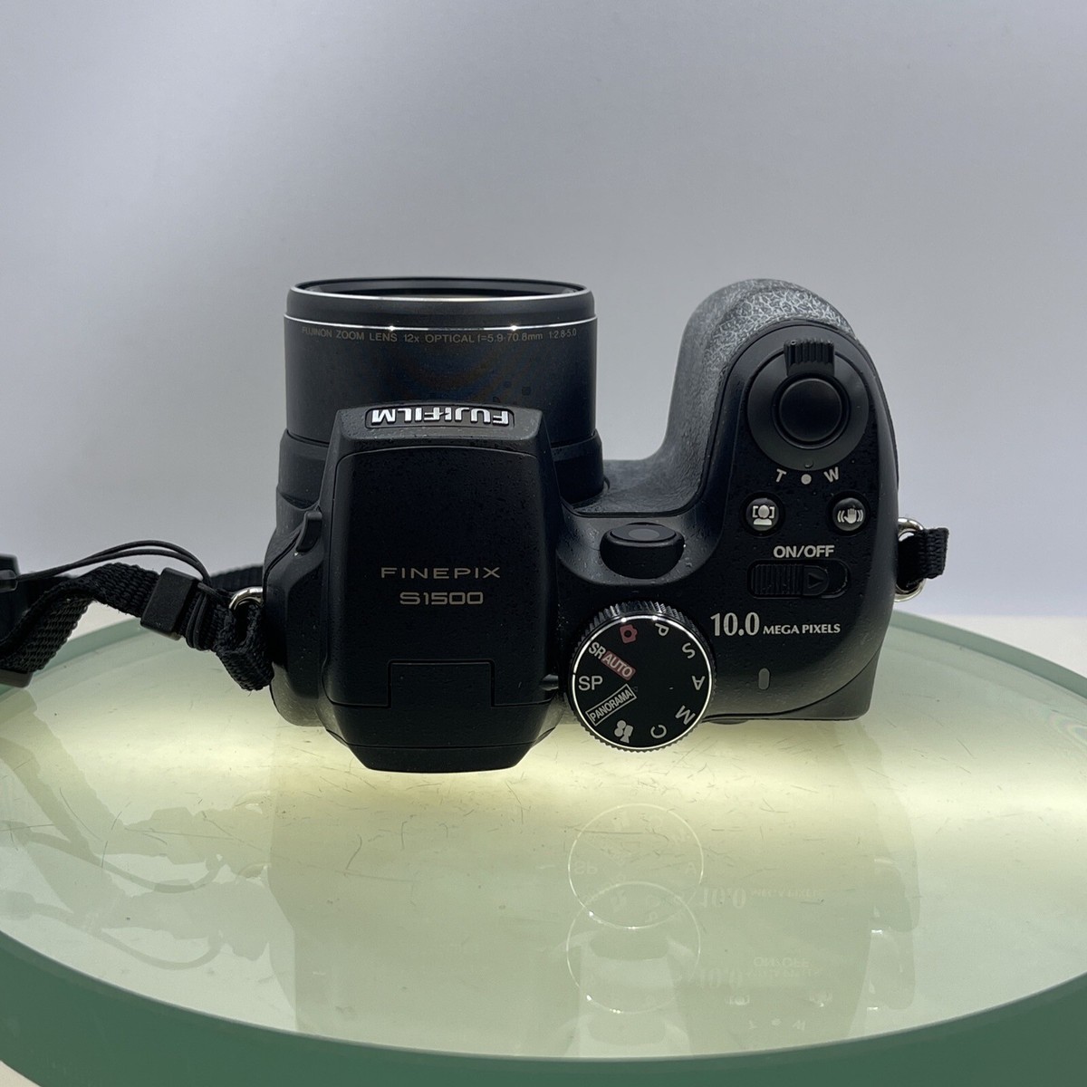 FujiFilm FinePix S1500 10MP 12x Zoom Mini SLR Style Bridge