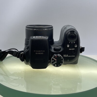FujiFilm FinePix S1500 10MP 12x Zoom Mini SLR Style Bridge