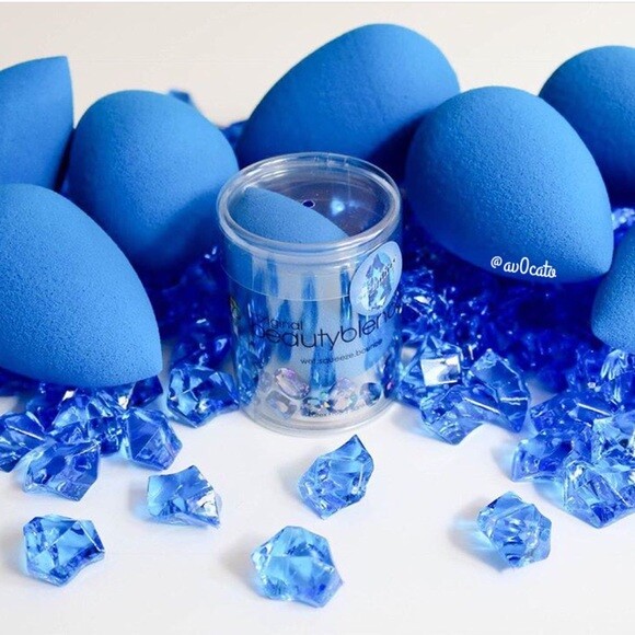 Authentic BeautyBlender Sapphire Wet Squeeze Bounce Makeup Sponge Latex
