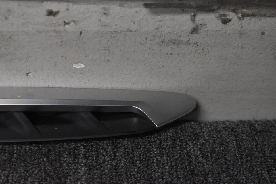 PANEL GUARDABARROS CROMADO LADO DERECHO BMW X4 FÁBRICA OEM Foto 3 de 4