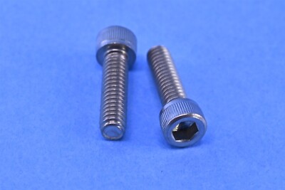 90 McMaster-Carr Socket Hex Cap Screw Fastener #8-32 x 5/8 Stainless Steel