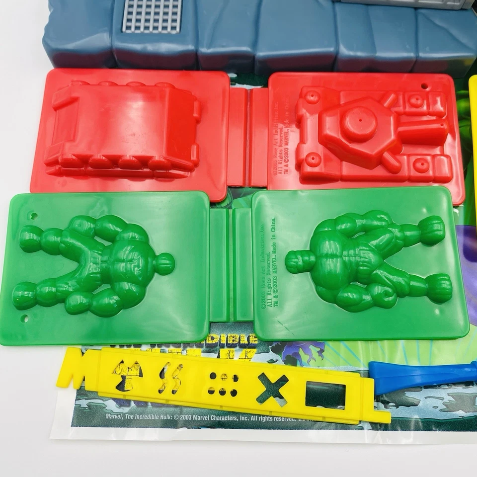 The Incredible Hulk Fun Dough Figure Maker Playset Roseart Marvel -Near Complete - Image 4 of 4