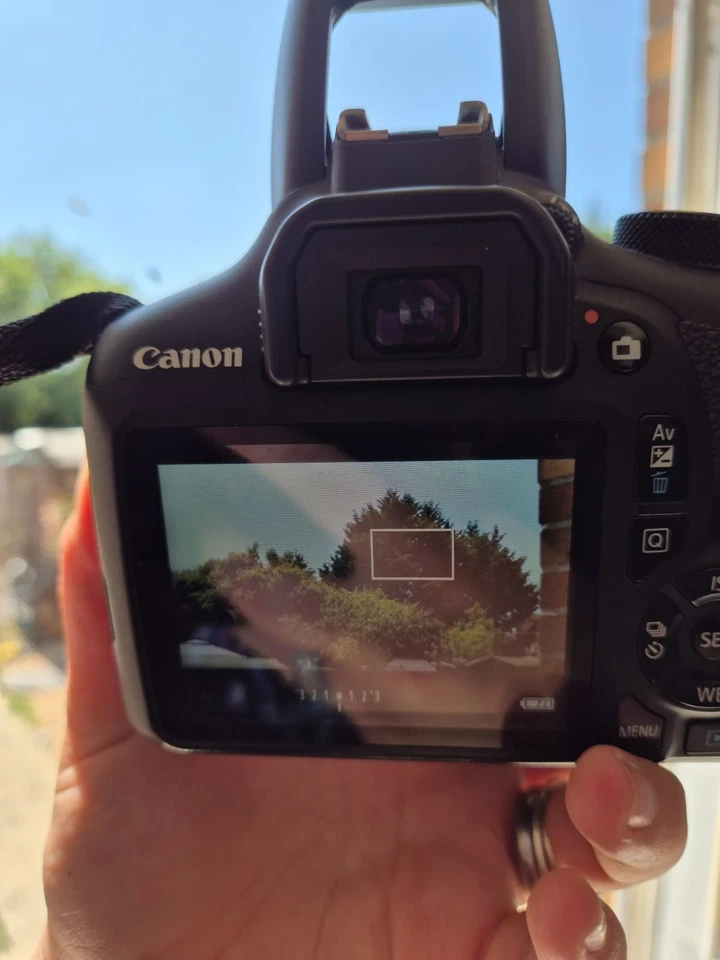 Canon EOS 1300D, photo 4 of 5