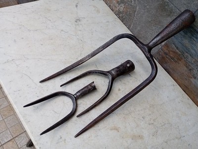 ANTIQUE LOT 3 PITCH FORK OLD BLACKSMITH WROUGHT FARM TOOL HUGE  AND SMALL TOOLS