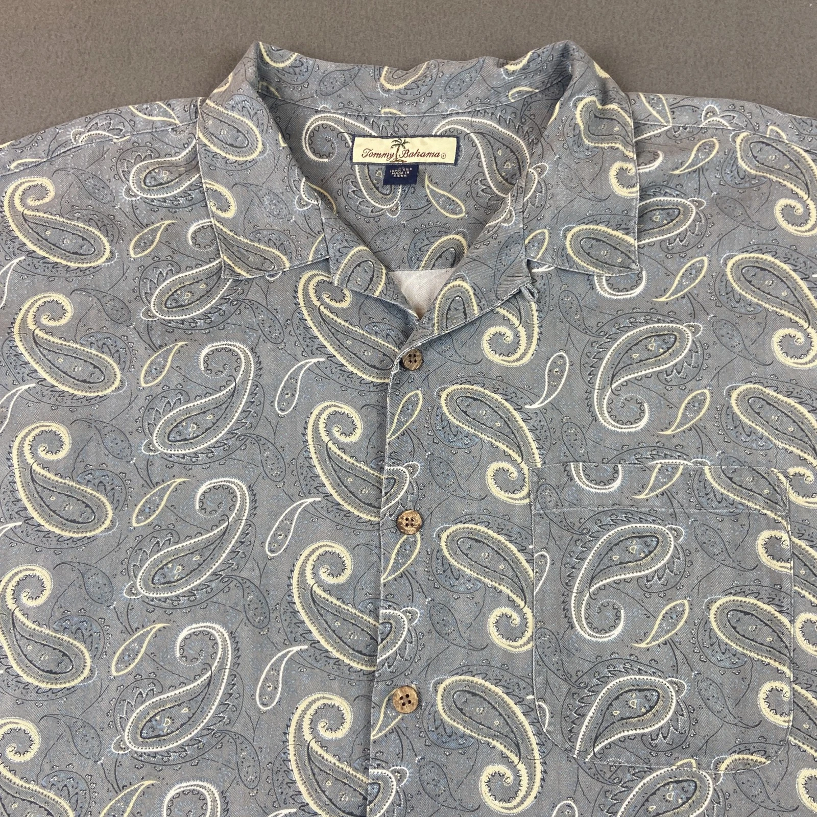 Tommy Bahama Shirt Mens XL Gray Paisley Silk Loop Collar Beach Button Up
Opens in a new window or ta