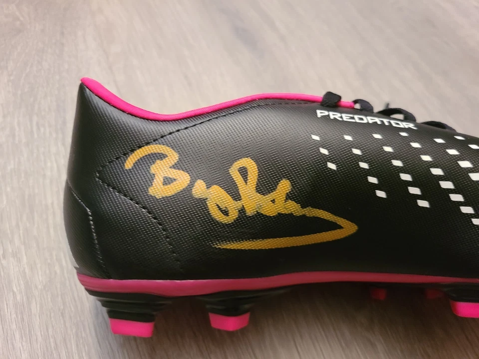 布莱恩·罗布森签名足球钉鞋 — 第 2/4 张图片