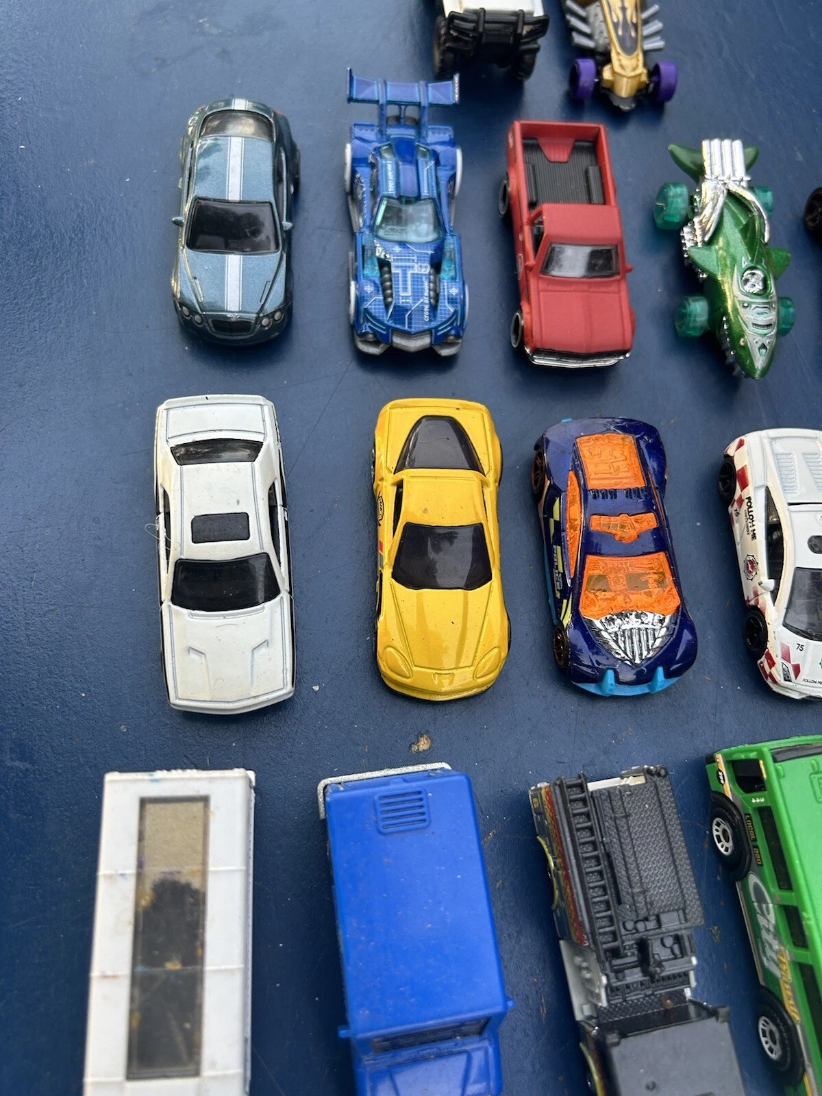  lote de 27 metal fundido 1/64 caixa de fósforos carros usados veículo de brinquedo solto 