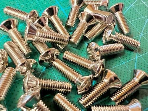 Hammond #10-32 x 5/8" Countersunk Rack Mount Screws and Cup Washers, Pack of 25 - Picture 2 of 8
