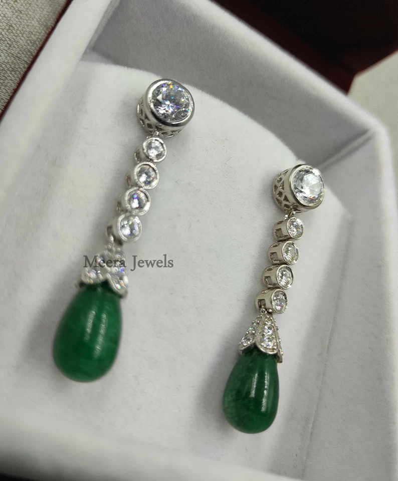 Pendiente hecho a mano estilo Art Deco lágrima 18,21 quilates verde esmeralda y circonita cúbica blanca transparente Foto 2 de 4