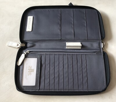 Rowallan of Scotland Ladies Black  Clutch Wristlet Travel Wallet Nylon Full Zip