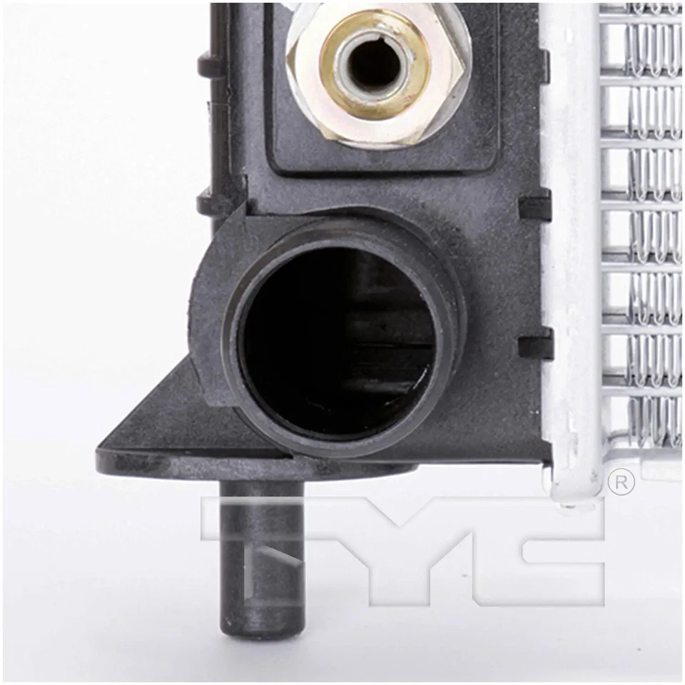 Conjunto de radiador TYC 2819 para 04-08 Ford Lincoln F-150 Mark LT Foto 2 de 4