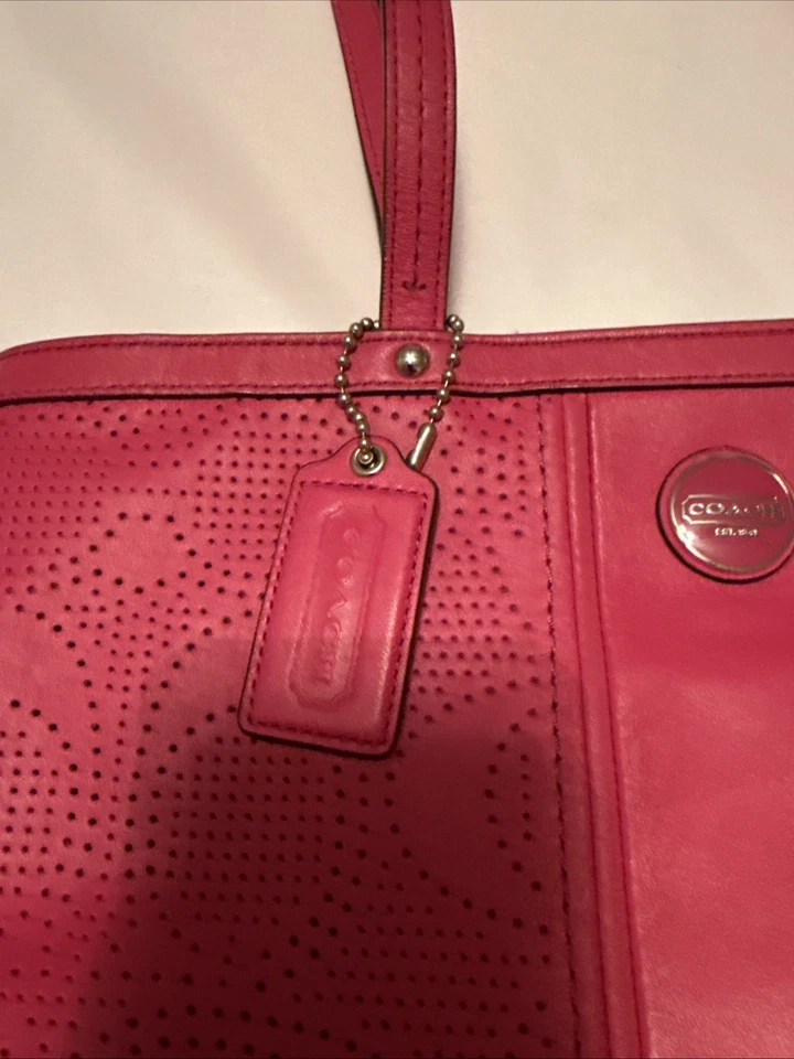 Bolso de mano Coach mediano de cuero Foto 3 de 4