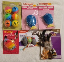 Mixed Lot Cat Toys Sergeants Shark, Hartz Catfish, SmartyKat Skitter Critters