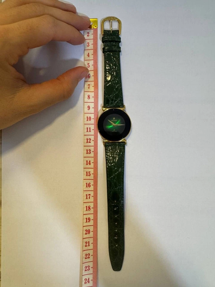 Reloj Jowissa, para mujer, hecho en Suiza cuarzo esfera verde caja dorada correa de cuero Foto 3 de 4