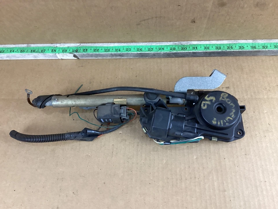 Antena de alimentación de radio aérea Pontiac Bonneville 1992-1998 22143873 Foto 4 de 4