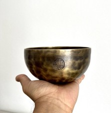 Authentische 15.5 cm Vollmond Klangschale Set | Handgemacht in Nepal | Note - D4