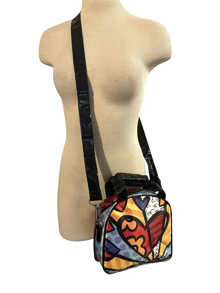 Bolso de almuerzo BRITTO 2009 corazón satinado charol correa bandolera desmontable Foto 3 de 4