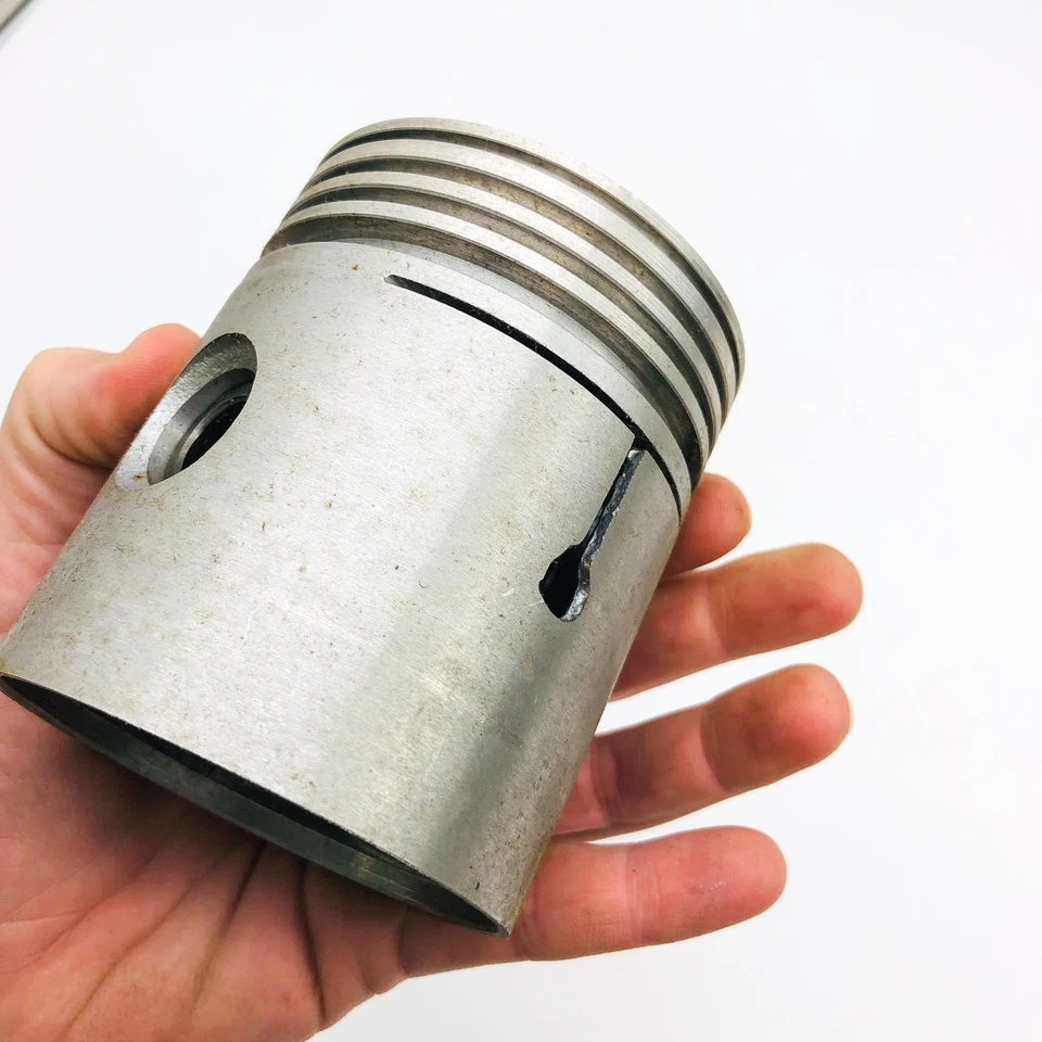 AMC Jeep 8121658 Piston .040 OEM NOS 54-83 CJ Series with F-134 Engine Open Foto 4 de 4