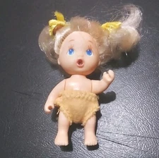 Vintage 1990 Tyco Tiny 2 1/2" Doll Yellow Diaper Drink & Wet Quints Mini Dolls